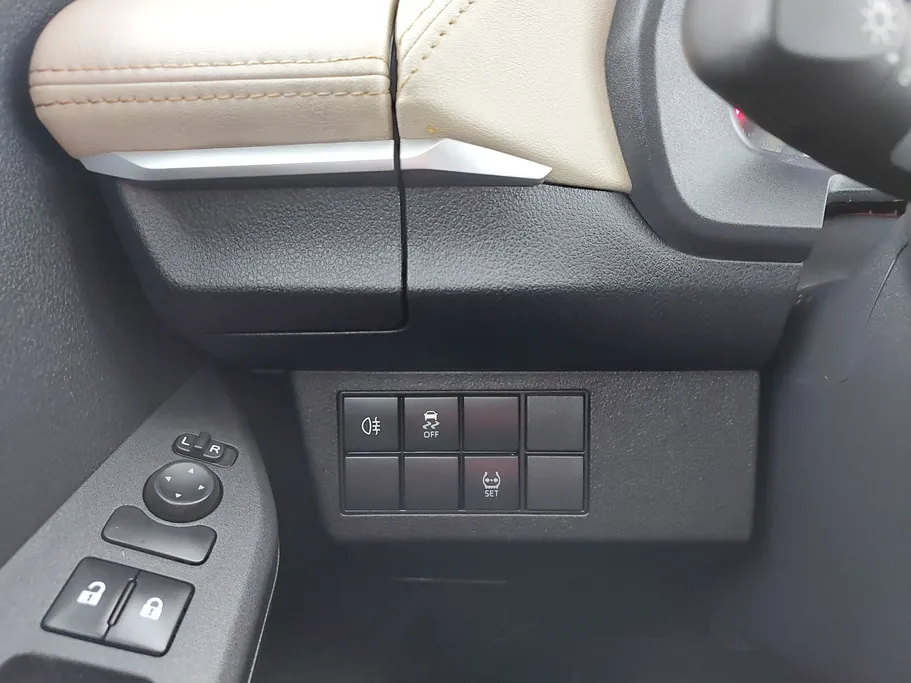 2024 Toyota Yaris  Y 