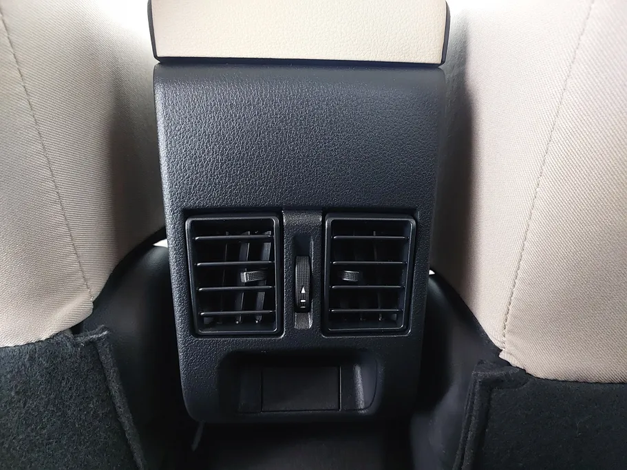 2024 Toyota Yaris  Y 