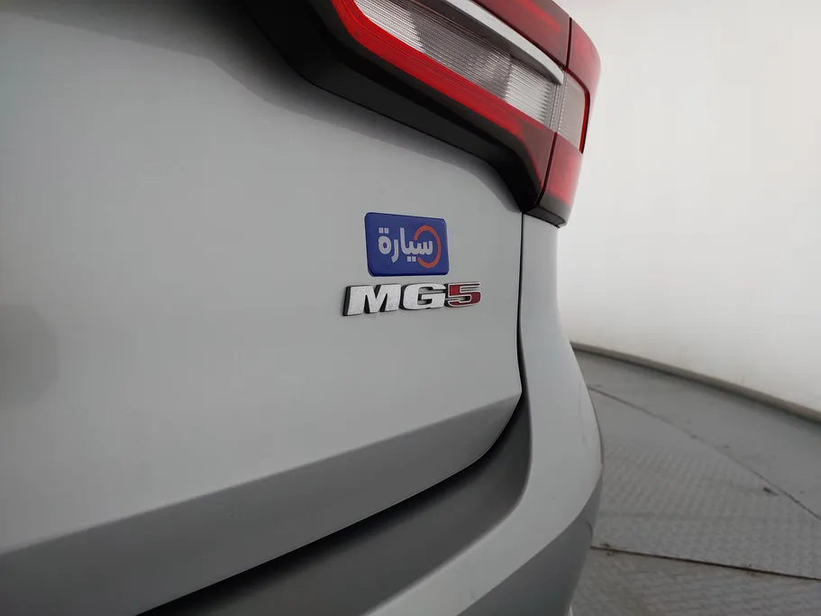 2023 MG 5 STD 