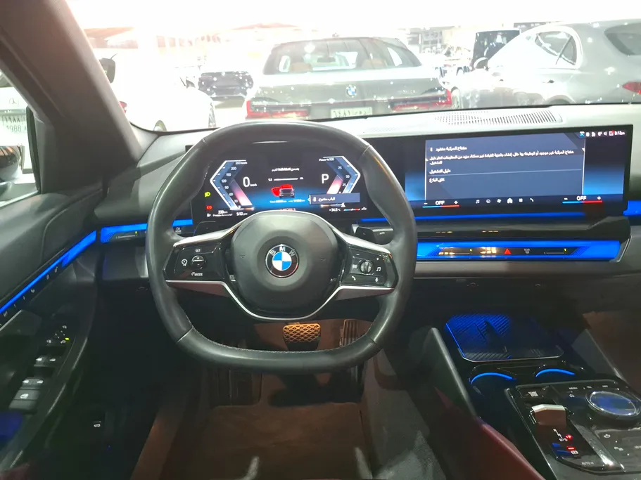 بي ام دبليو الفئة الخامسة 520i 2024 