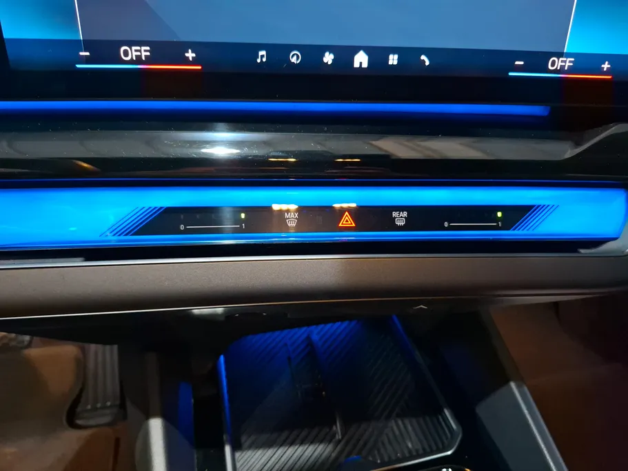 بي ام دبليو الفئة الخامسة 520i 2024 
