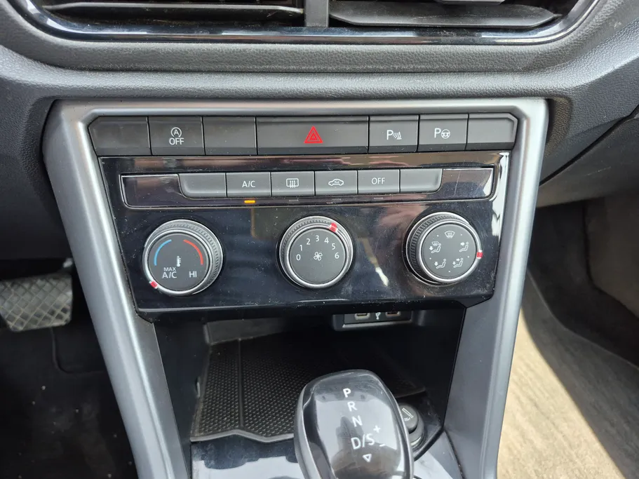 2024 Volkswagen T Roc Life 