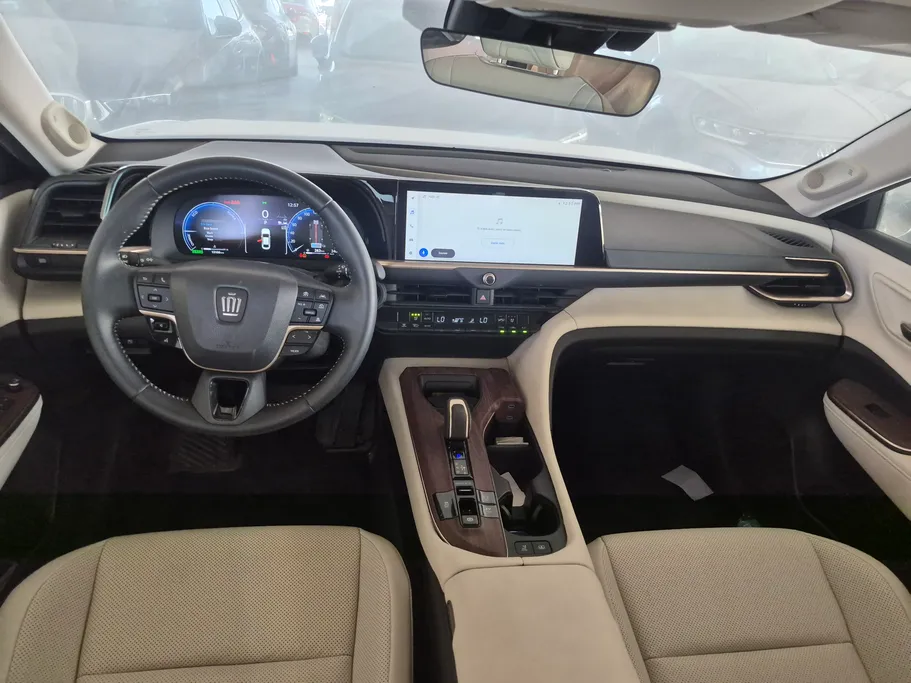2025 Toyota Crown Premium 