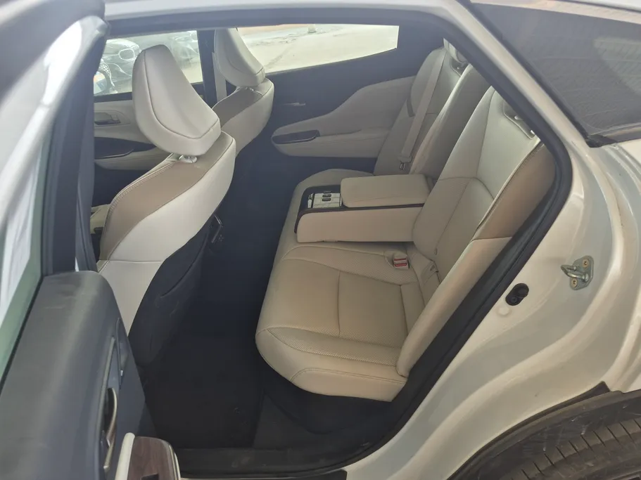 2025 Toyota Crown Premium 