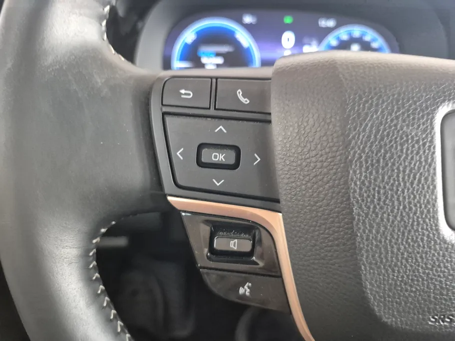 2025 Toyota Crown Premium 