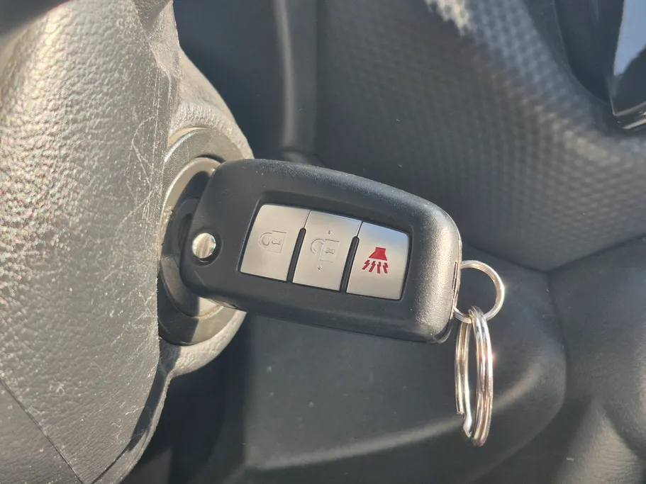 2024 Nissan Kicks S 
