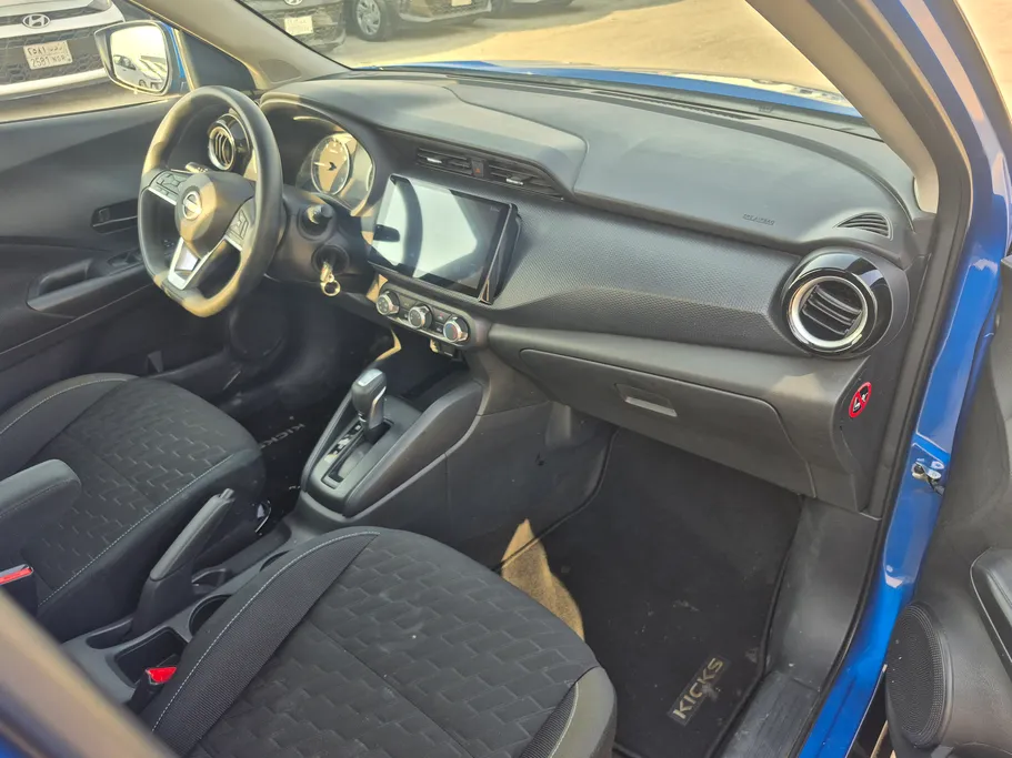 2024 Nissan Kicks S 