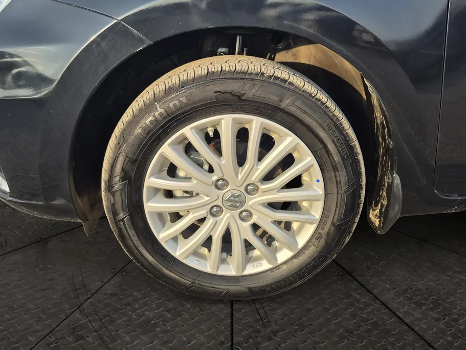 2025 سوزوكي Dzire GLX 