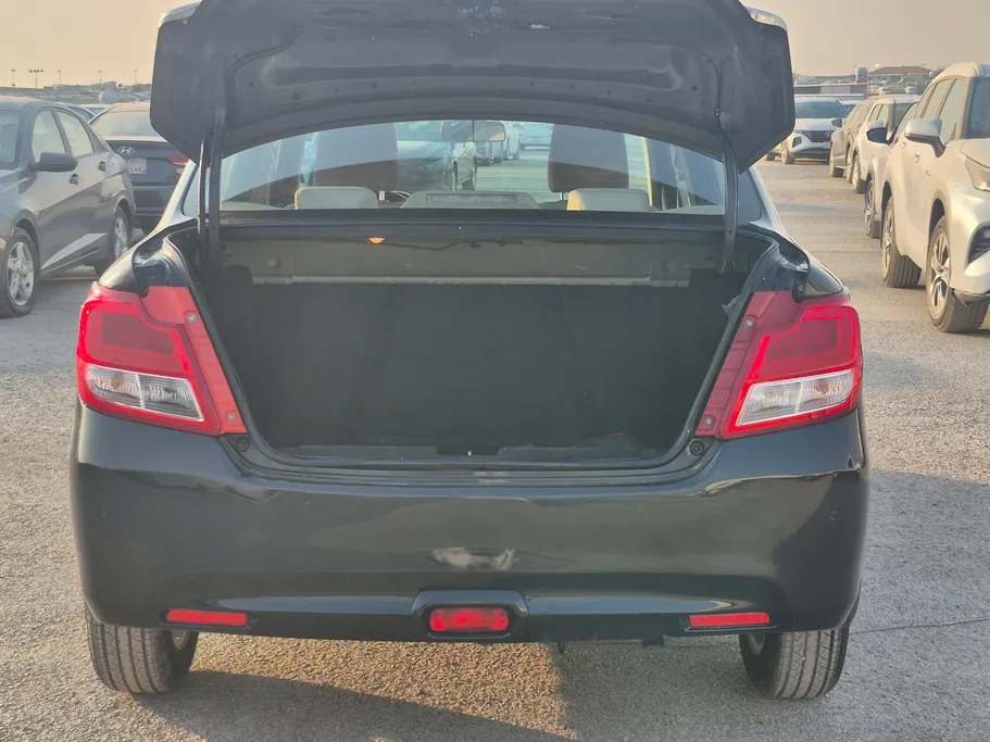 2025 سوزوكي Dzire GLX 