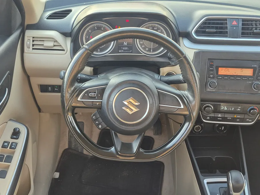 2025 سوزوكي Dzire GLX 