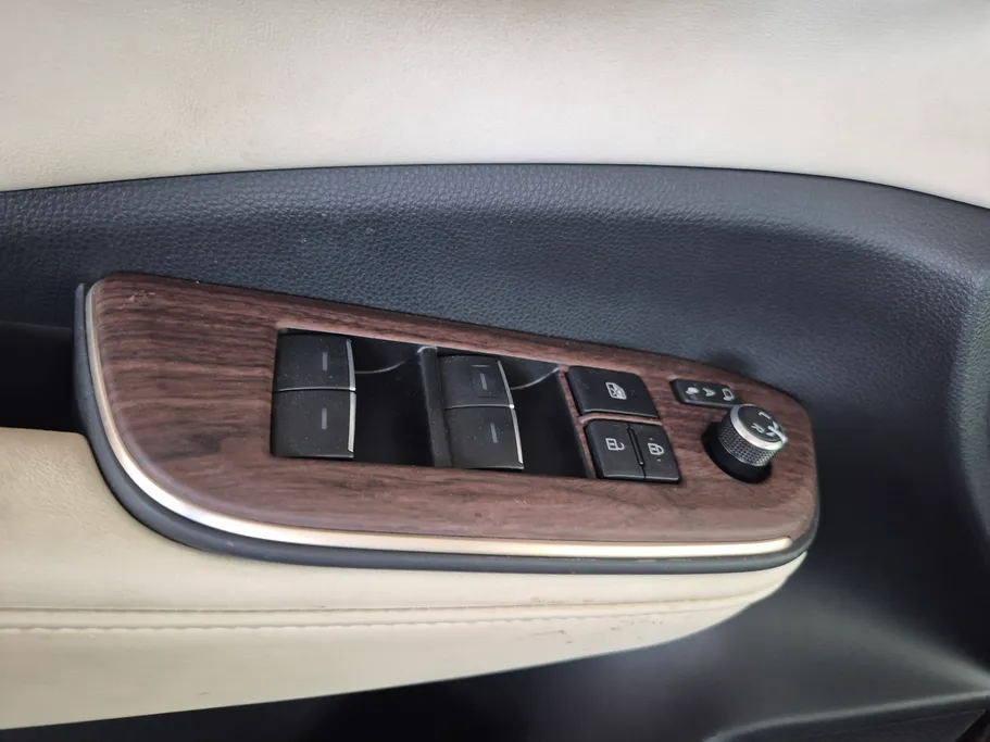 2025 Toyota Crown Premium 