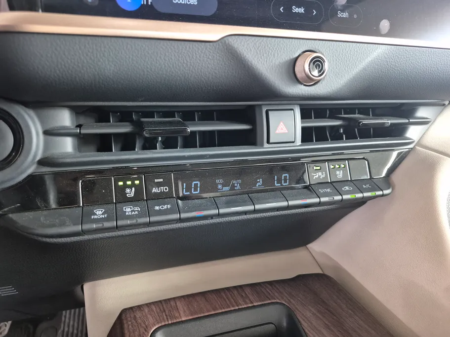 2025 Toyota Crown Premium 