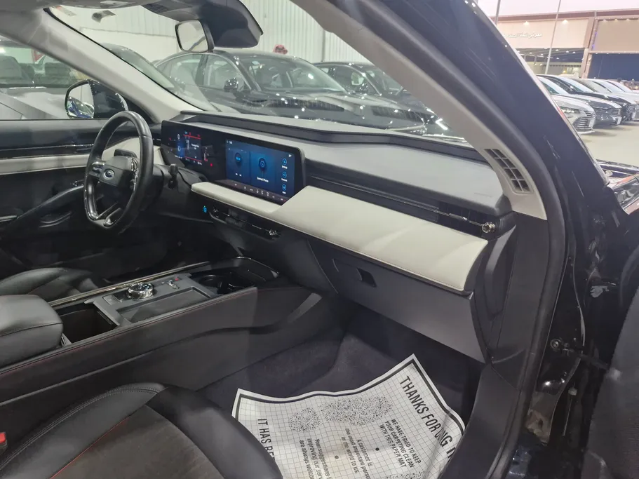 2023 Ford Taurus Trend 