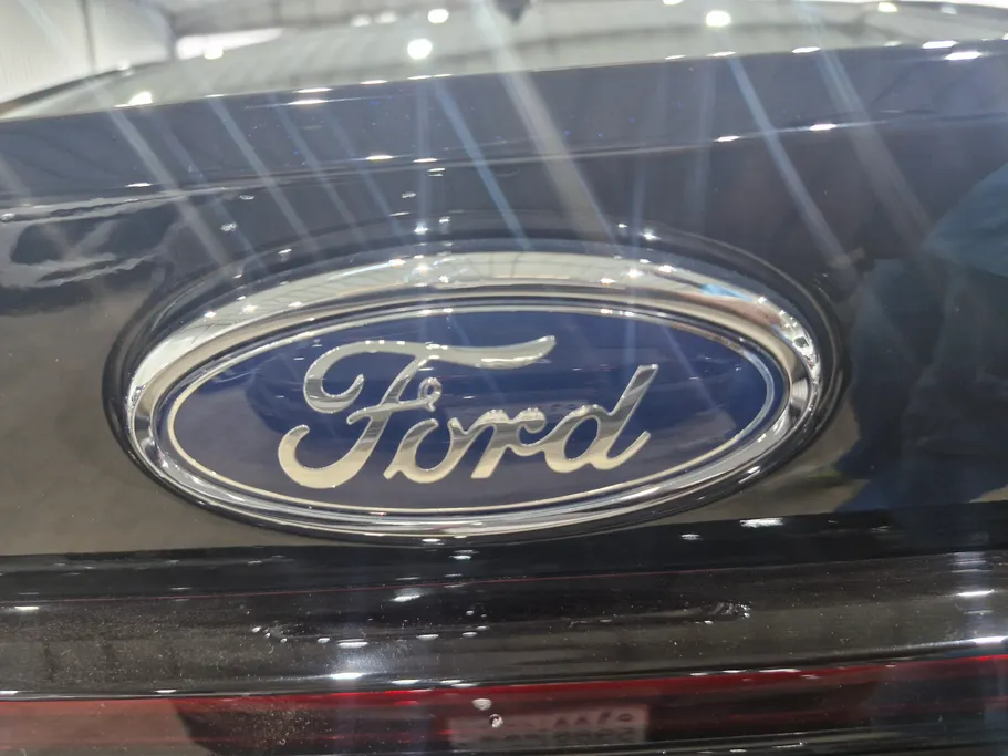 2023 Ford Taurus Trend 