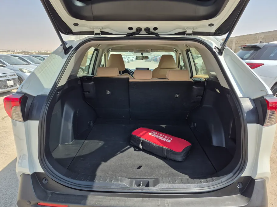 2023 Toyota RAV4 LE 