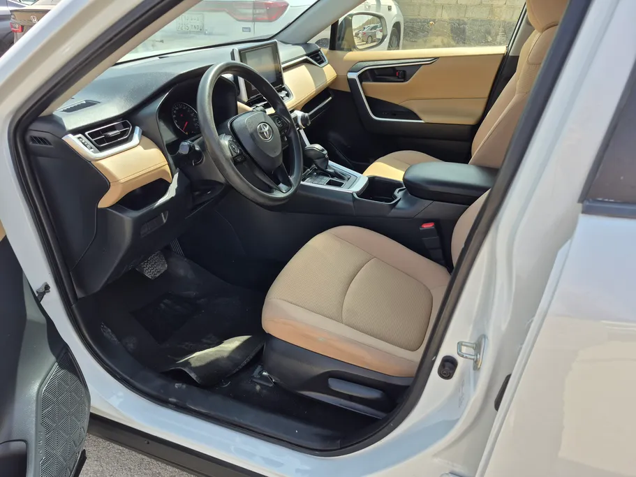 2023 Toyota RAV4 LE 