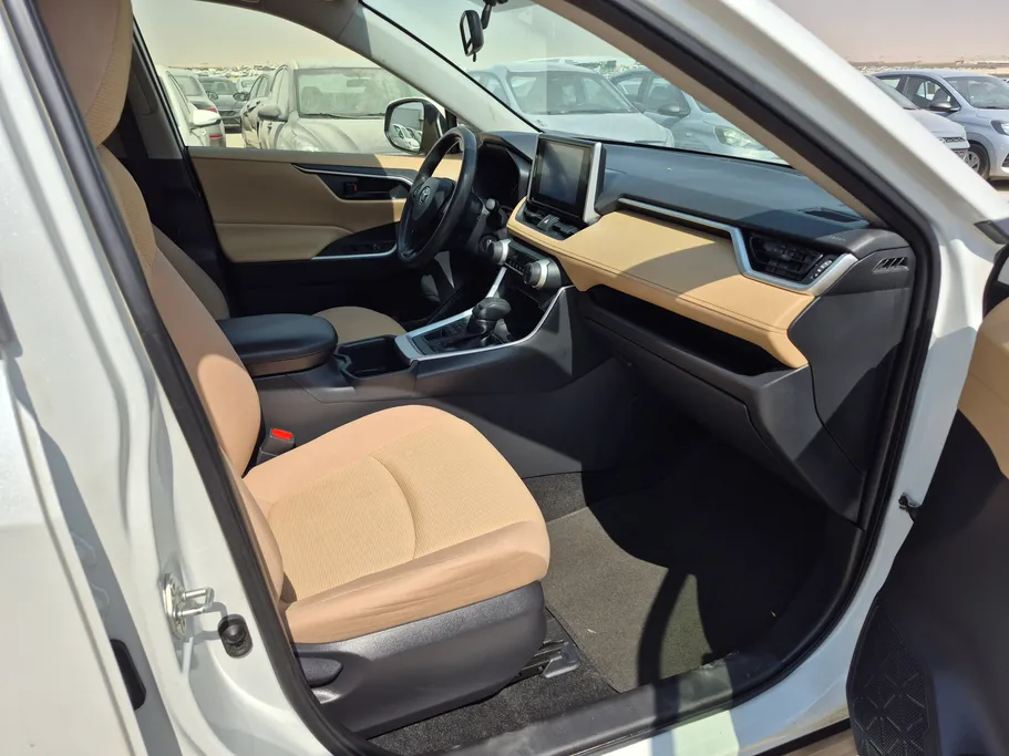 2023 Toyota RAV4 LE 