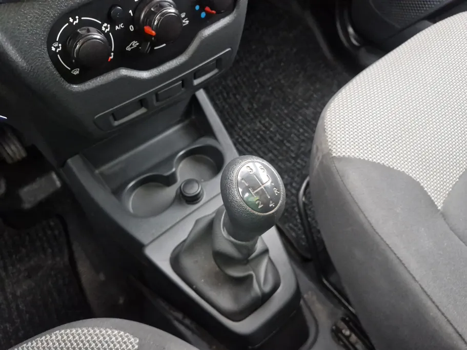 2021 Renault Docker Van بضاعة 