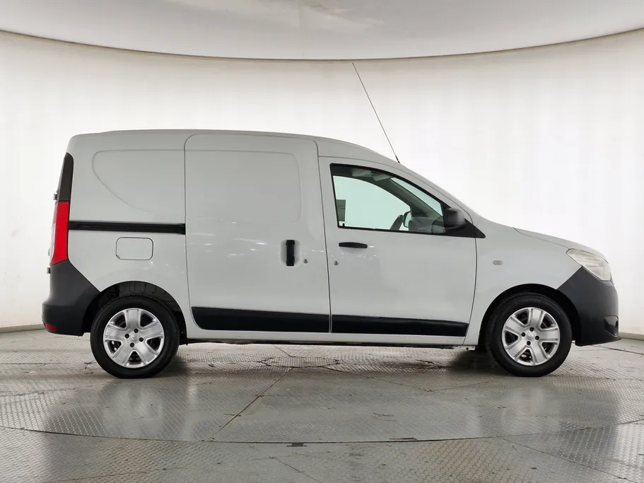 2021 Renault Docker Van بضاعة 