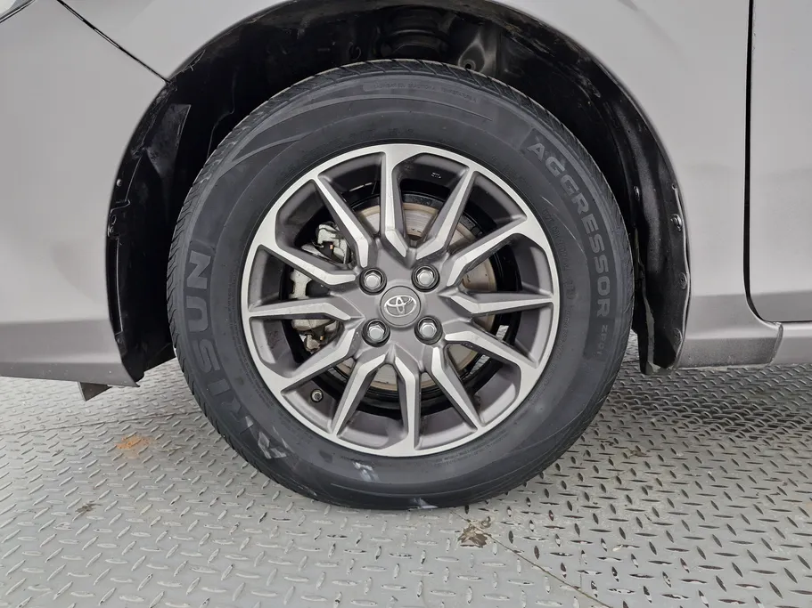 2024 Toyota Yaris  Y 