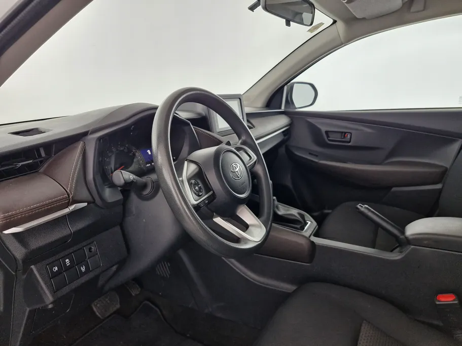 2024 Toyota Yaris  Y 