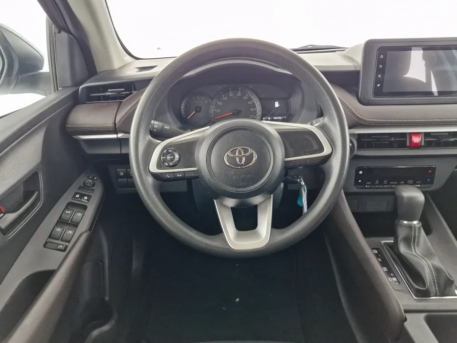 2024 Toyota Yaris  Y 
