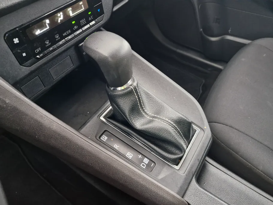 2024 Toyota Yaris  Y 