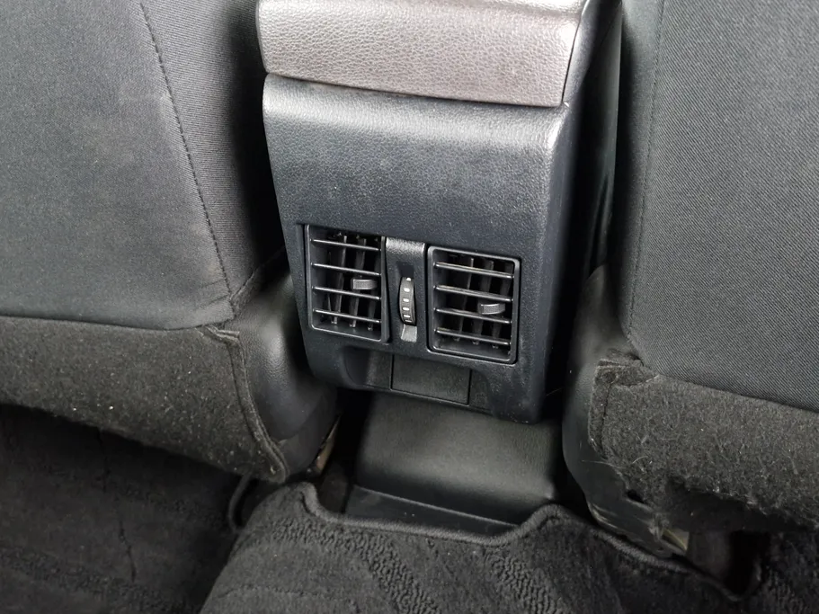 2024 Toyota Yaris  Y 