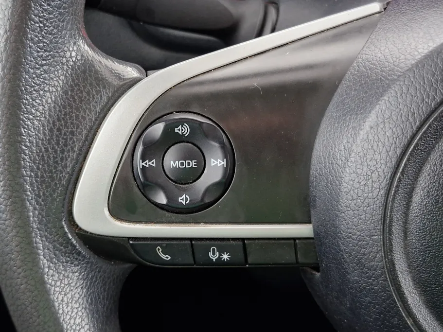 2024 Toyota Yaris  Y 