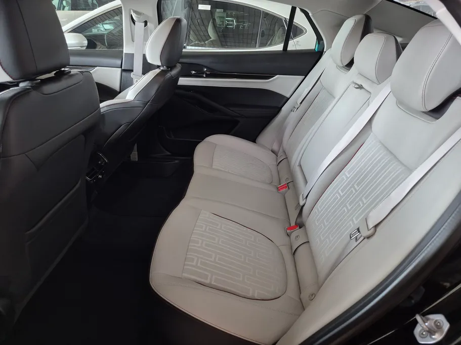 2025 Ford Taurus Trend 