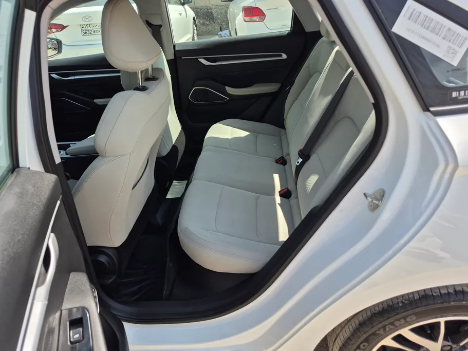 جيلي امجراند GS 2025 