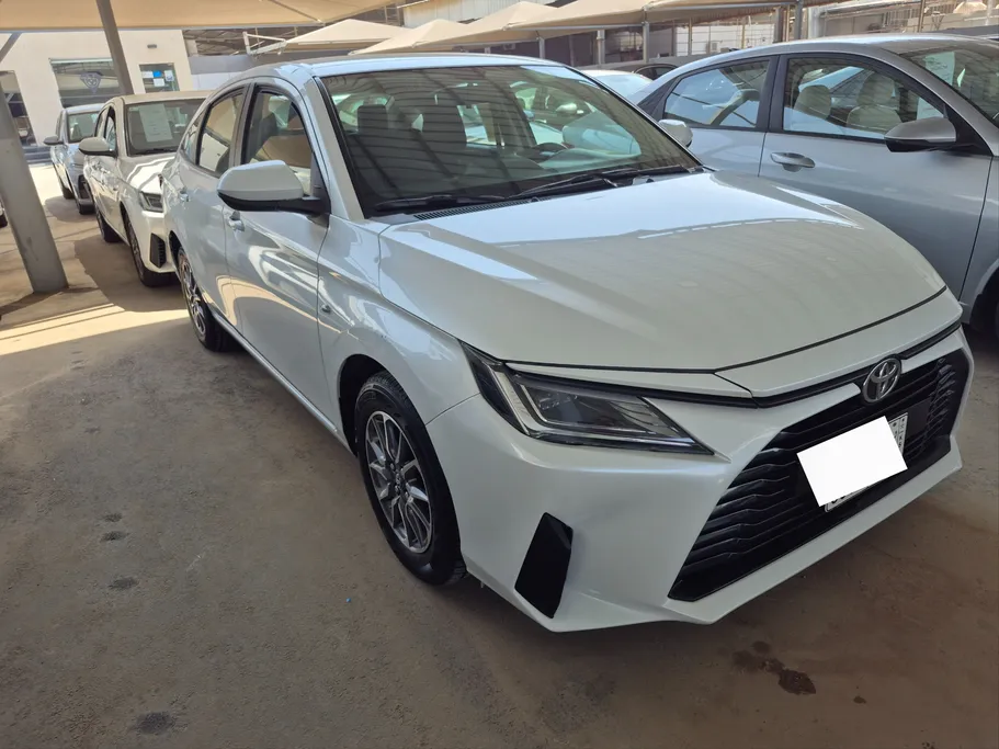 2024 Toyota Yaris  Y 