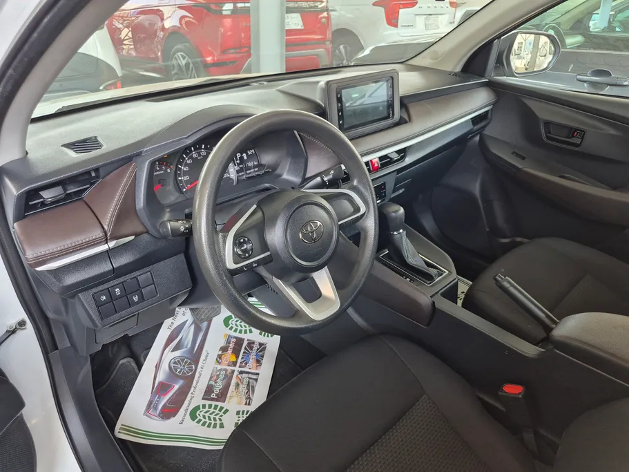 2024 Toyota Yaris  Y 