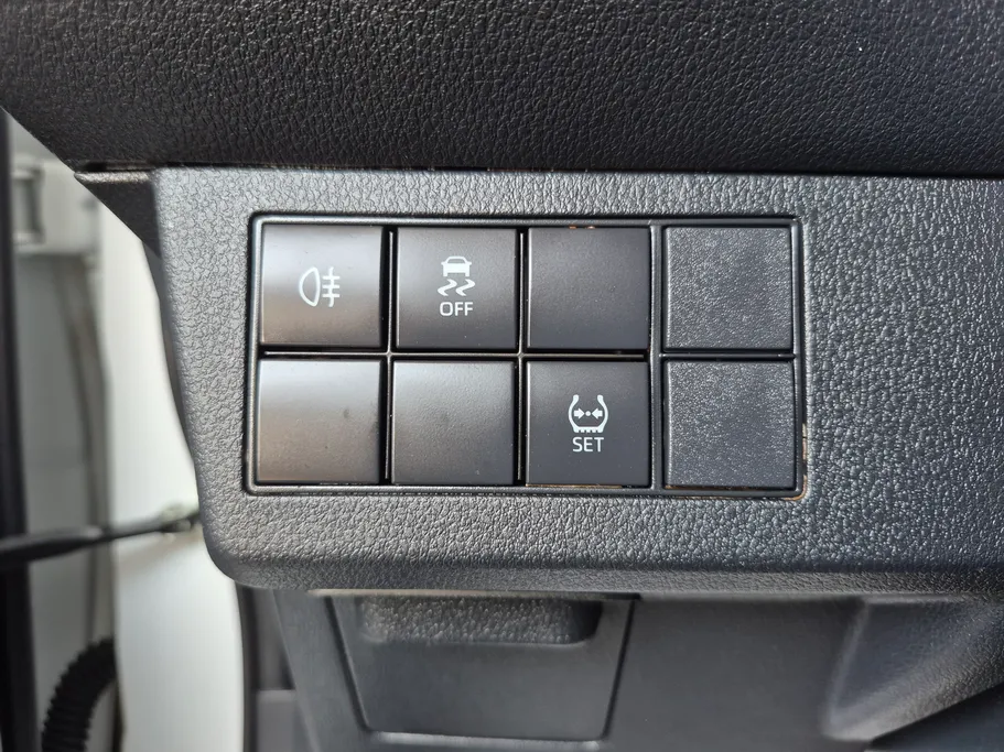2024 Toyota Yaris  Y 