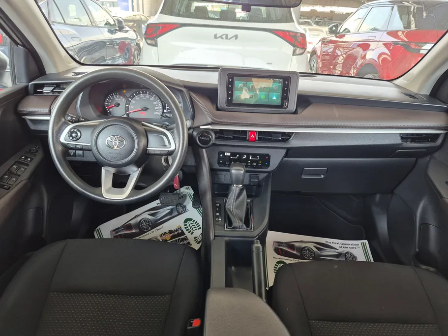 2024 Toyota Yaris  Y 