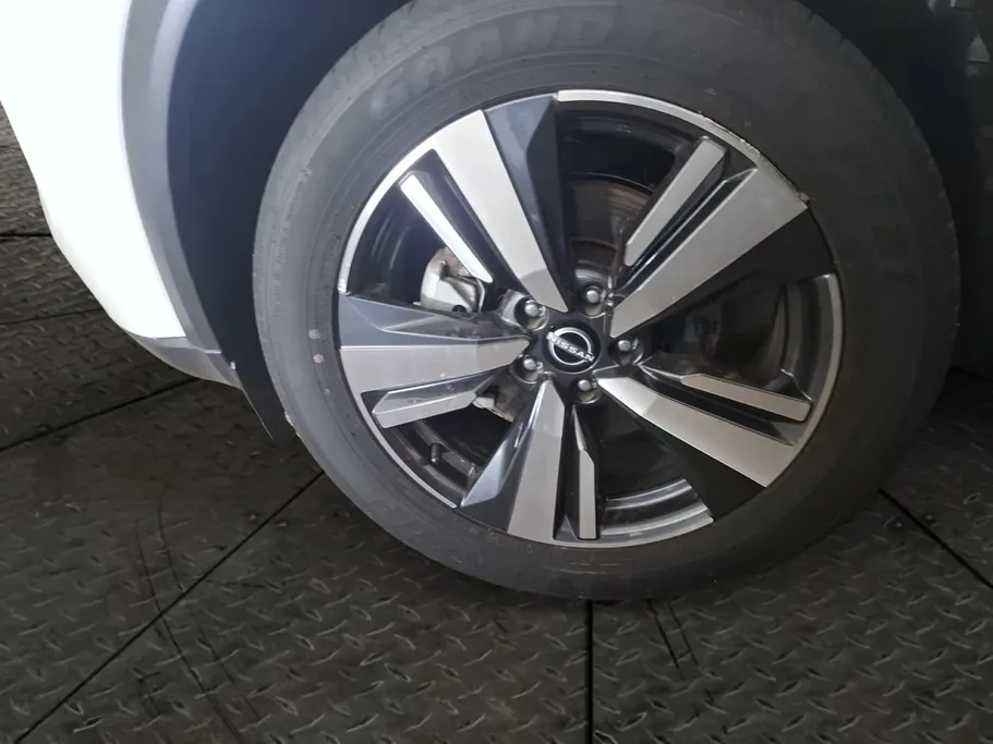 نيسان أكس تريل SV Plus 2025 