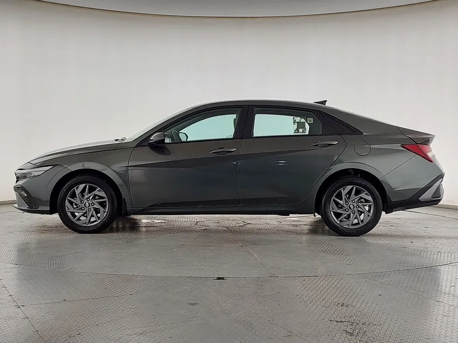 2024 هيونداي Elantra سمارت 