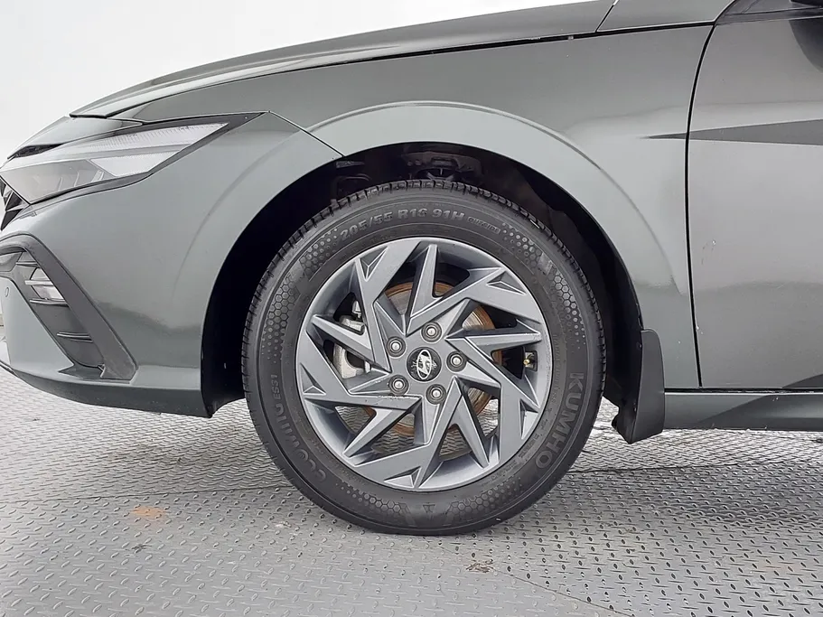 2024 هيونداي Elantra سمارت 
