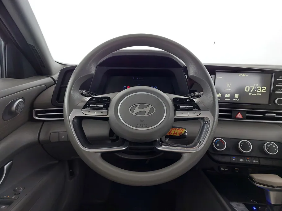2024 هيونداي Elantra سمارت 