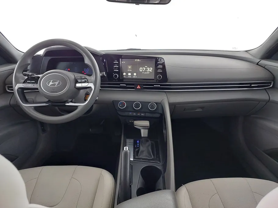 2024 هيونداي Elantra سمارت 
