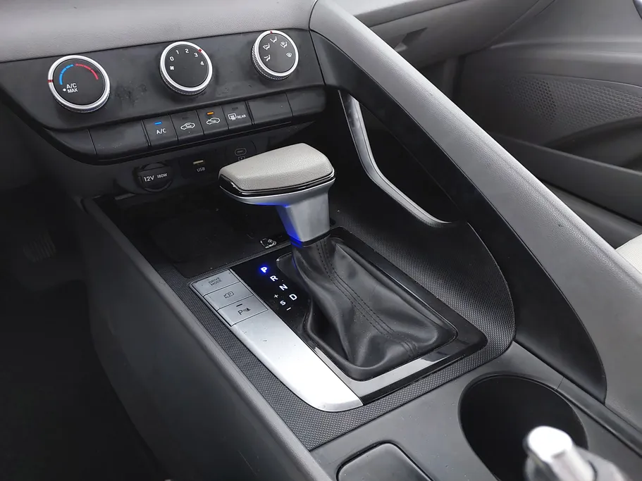 2024 هيونداي Elantra سمارت 