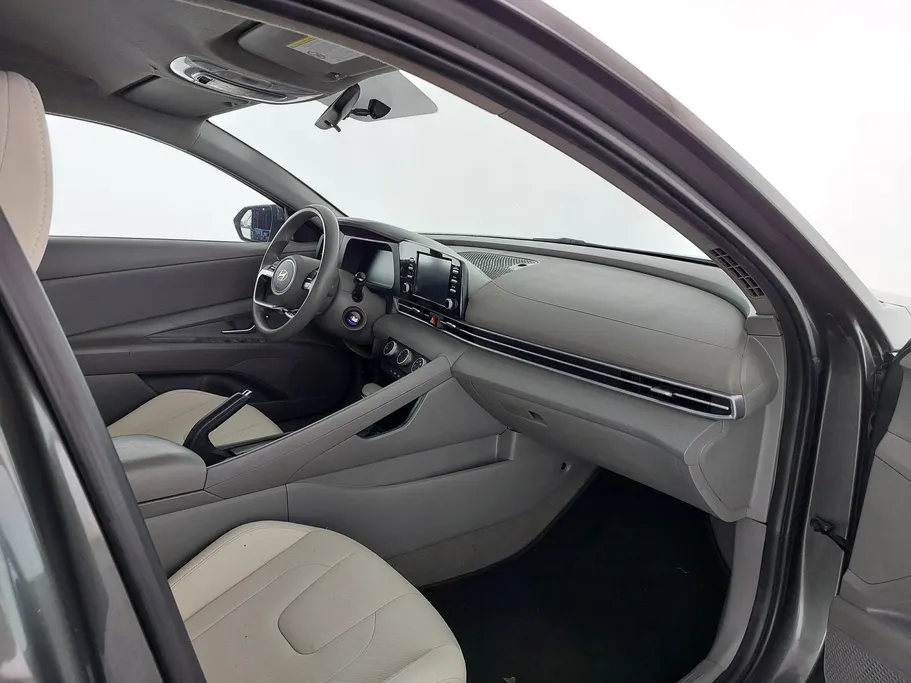 2024 هيونداي Elantra سمارت 
