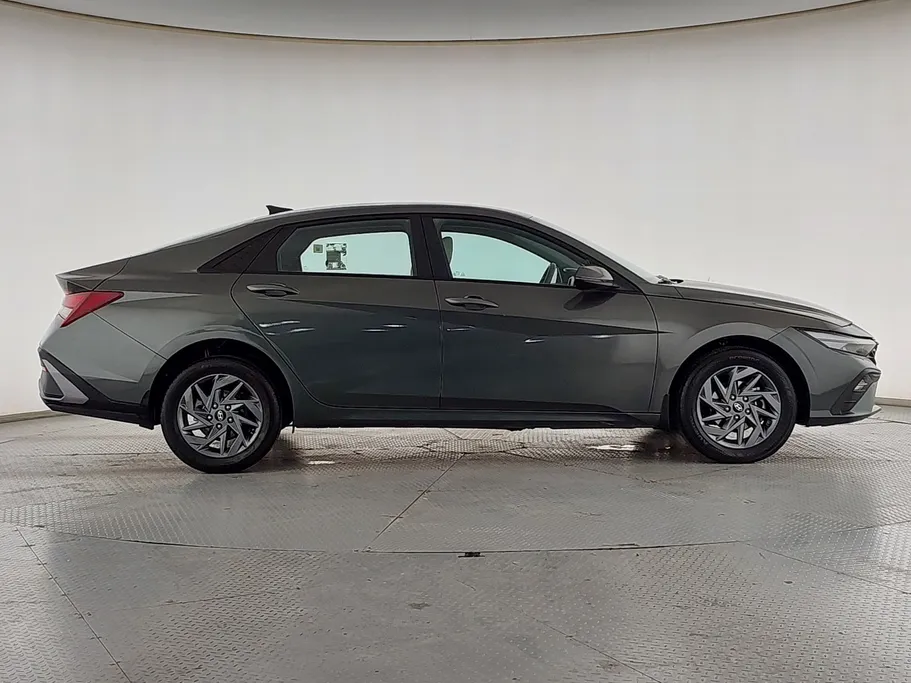 2024 هيونداي Elantra سمارت 