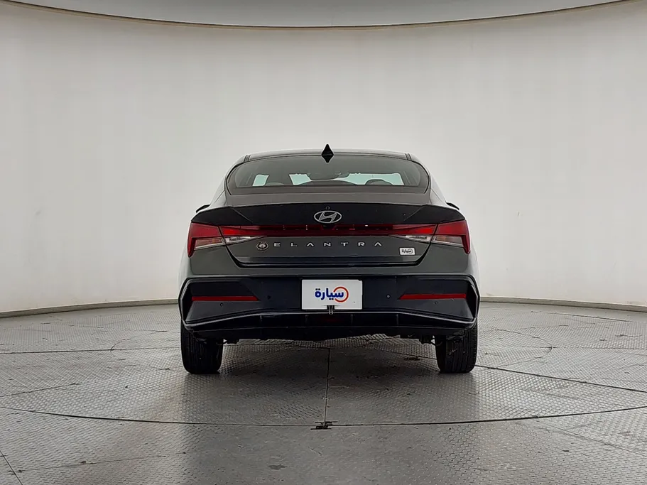 2024 هيونداي Elantra سمارت 