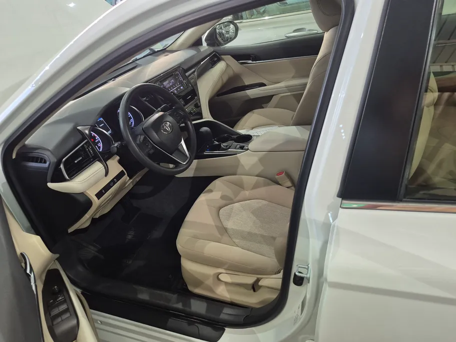 2022 Toyota Camry  LE 