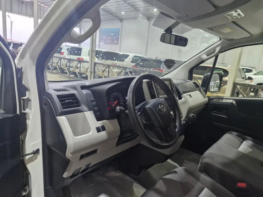 2021 Toyota Haice فان بضاعه 