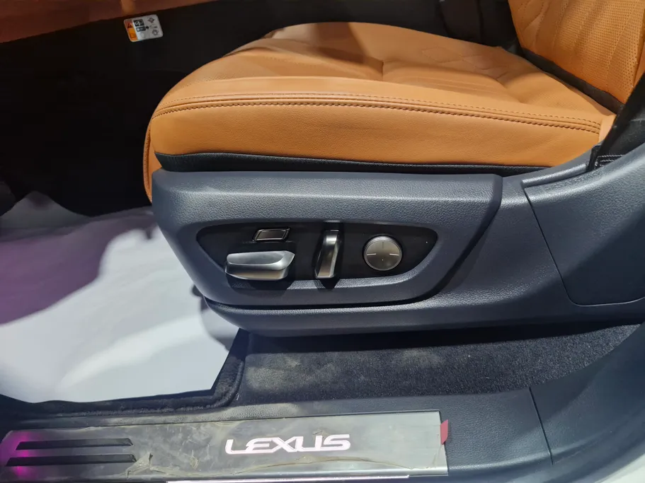 2025 Lexus LX 600 VR VIP 