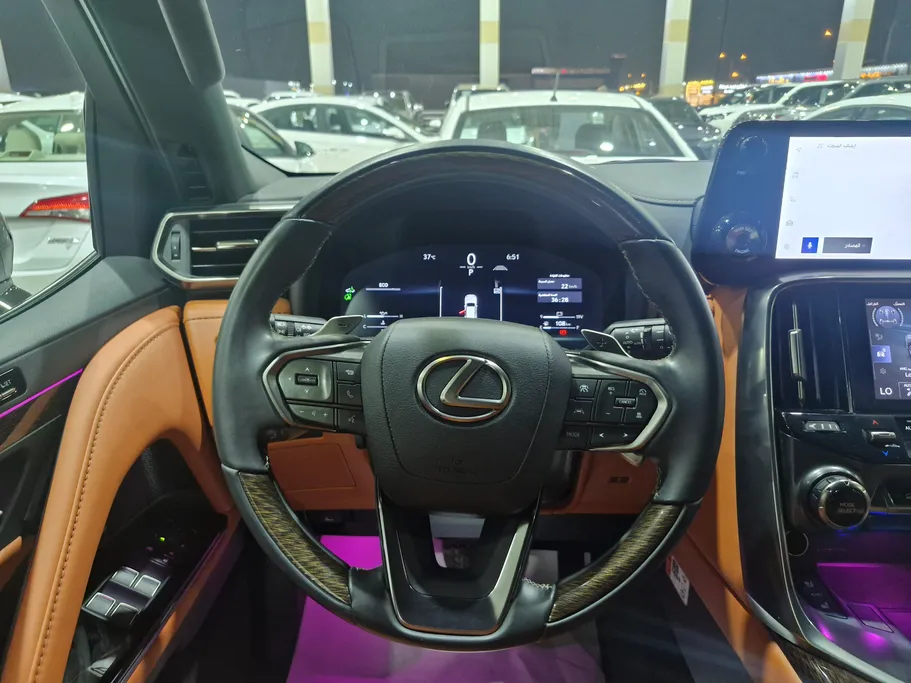 2025 Lexus LX 600 VR VIP 