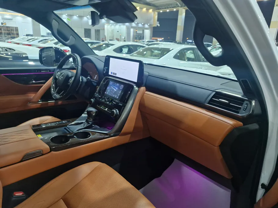 2025 Lexus LX 600 VR VIP 