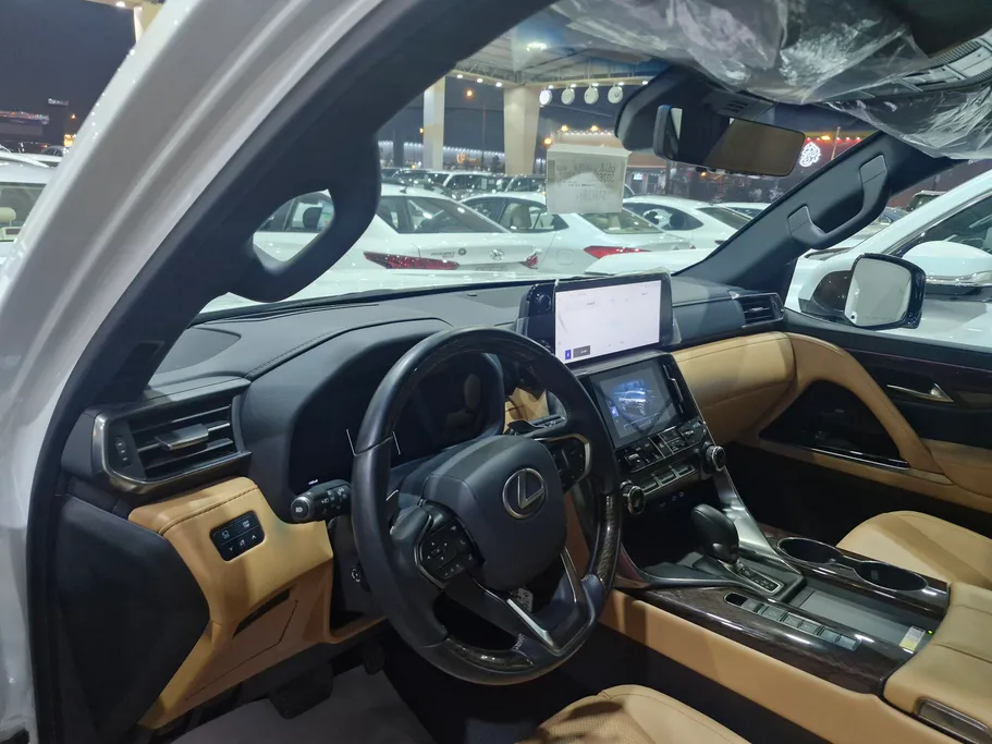 2025 Lexus LX 700 BH Hybrid Elite 